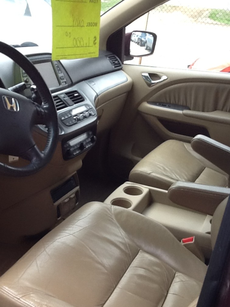 Additional photo of vehicle.