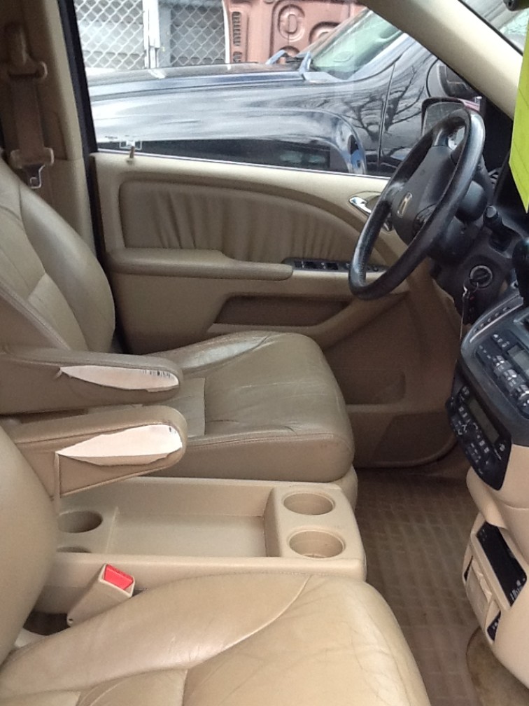 Additional photo of vehicle.