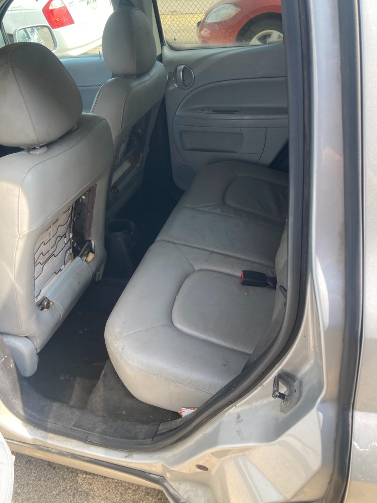 Additional photo of vehicle.