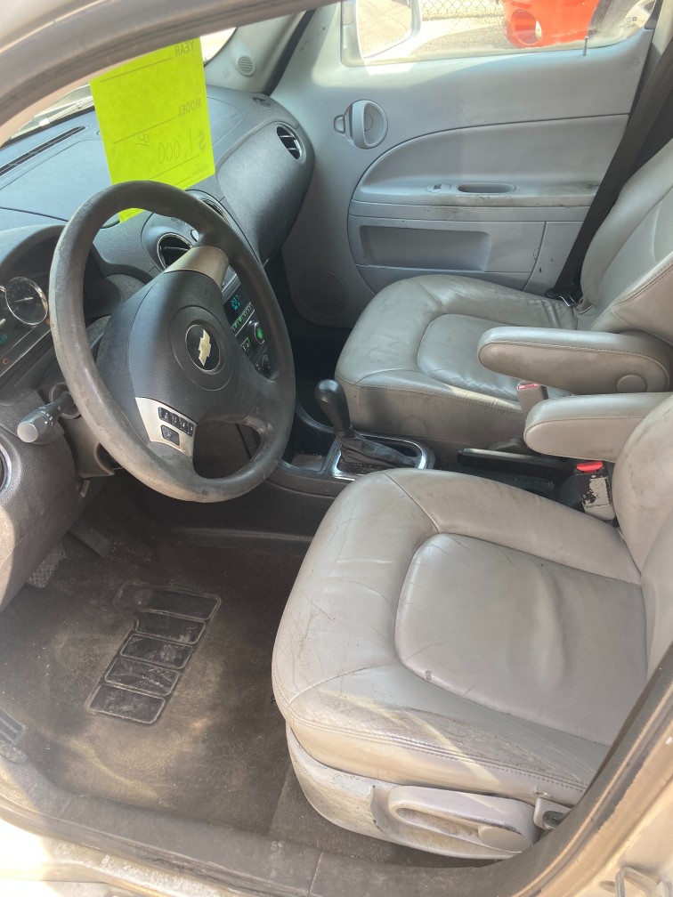 Additional photo of vehicle.