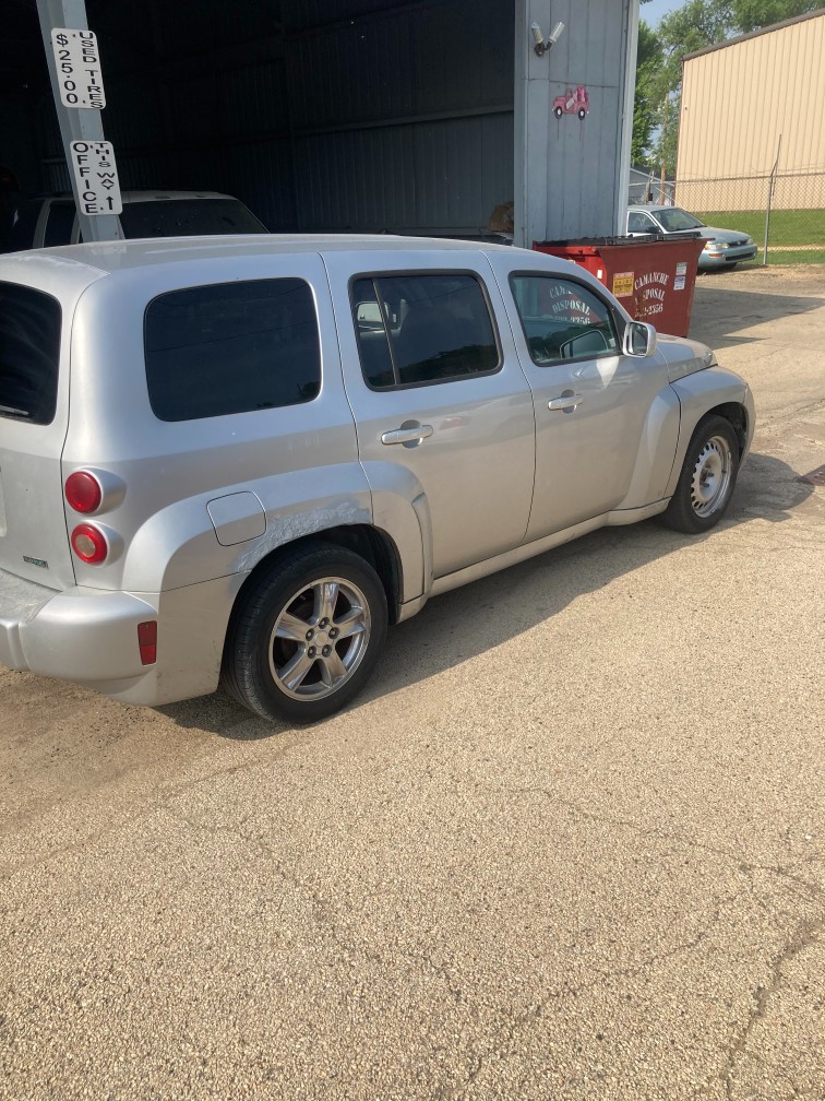 Additional photo of vehicle.