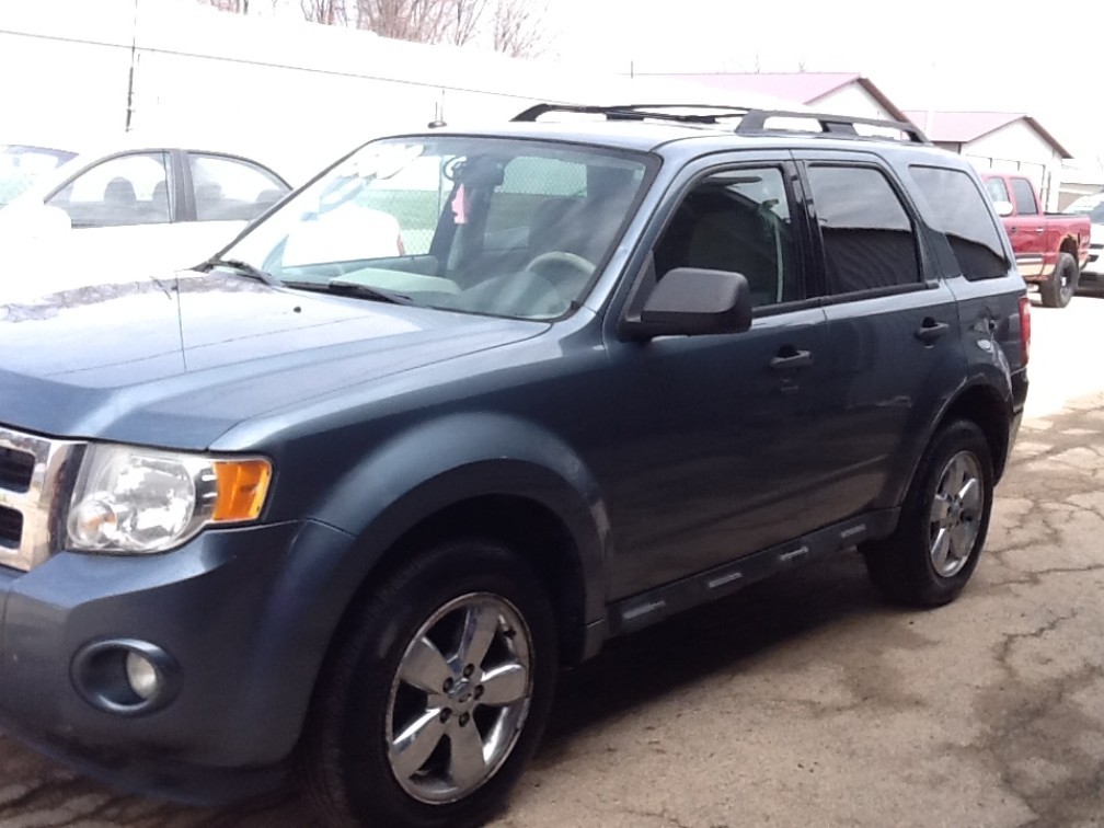 Additional photo of vehicle.