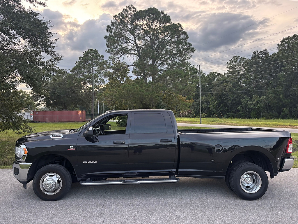2022 RAM 3500 Tradesman 4X4 Crew Cab LWB's photo