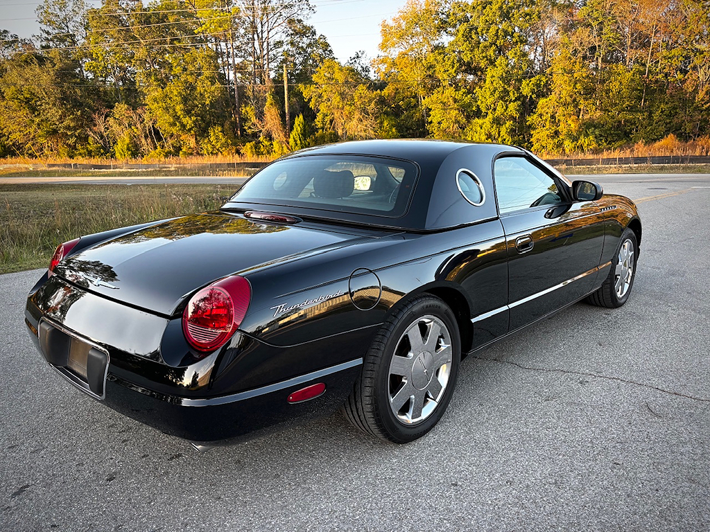 2002 Ford Thunderbird Deluxe's photo
