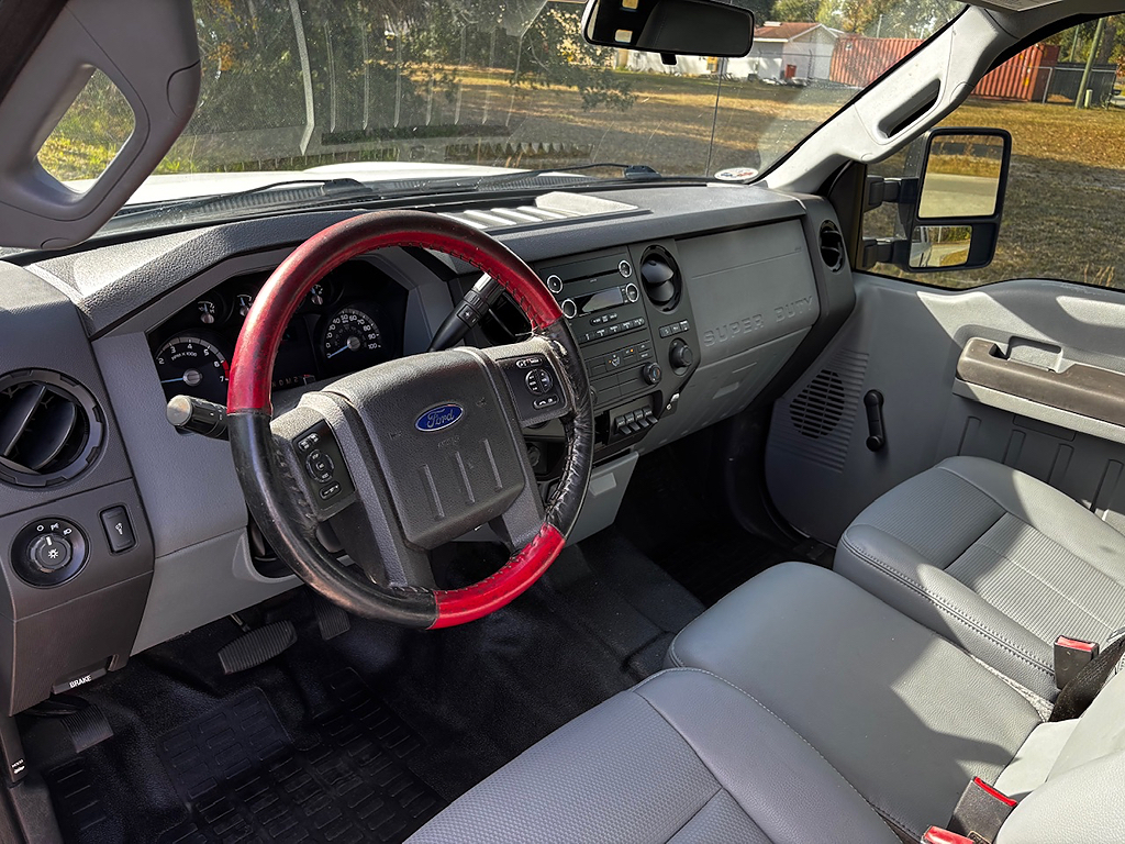 Additional photo of vehicle.