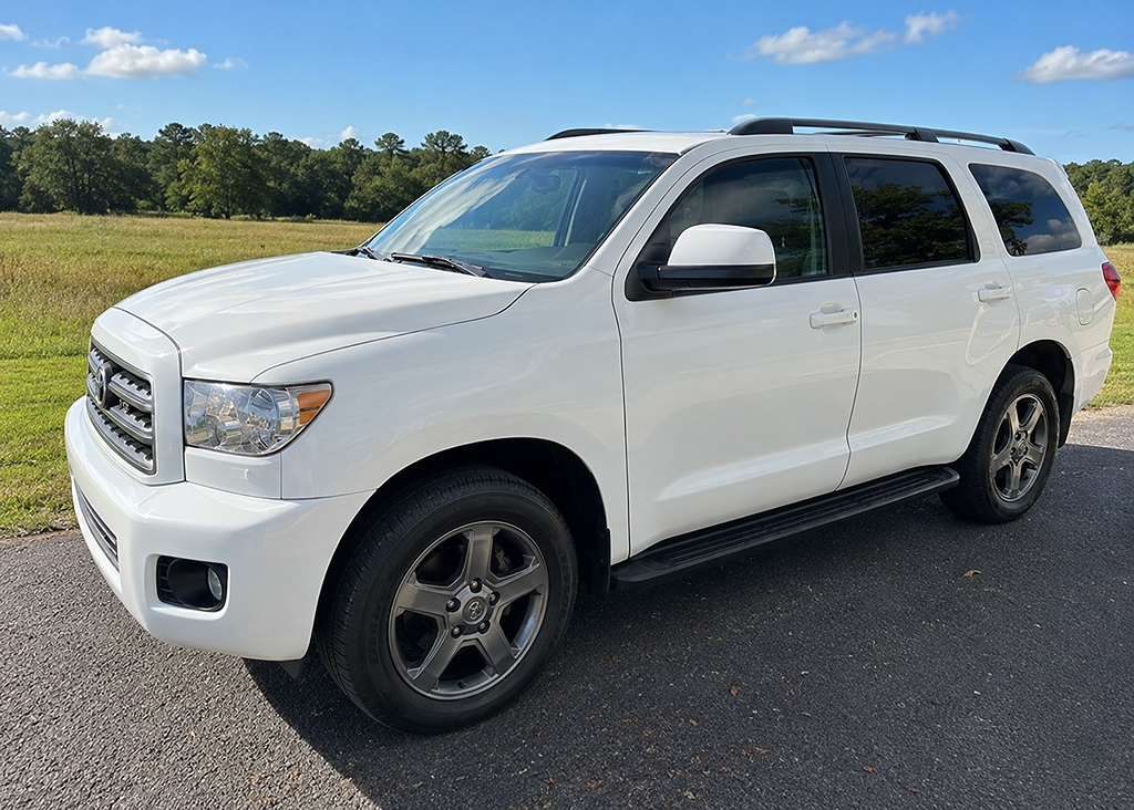 2015 Toyota Sequoia 5.7 Auto 4WD FFV SR5's photo