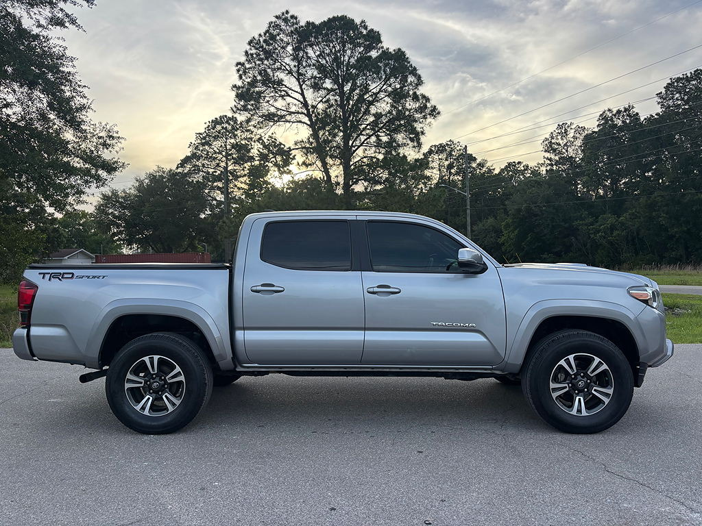 2018 Toyota Tacoma TRD Sport - Photo 11