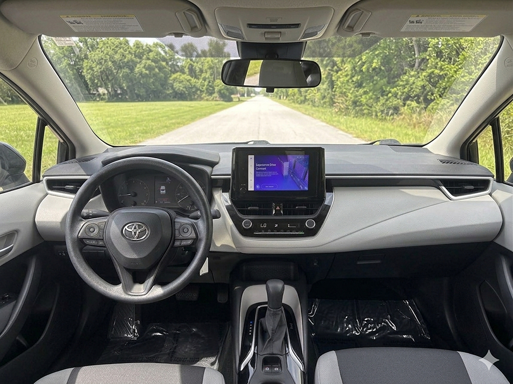 2025 Toyota Corolla LE - Photo 6