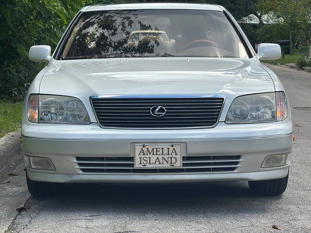 Additional photo of vehicle.