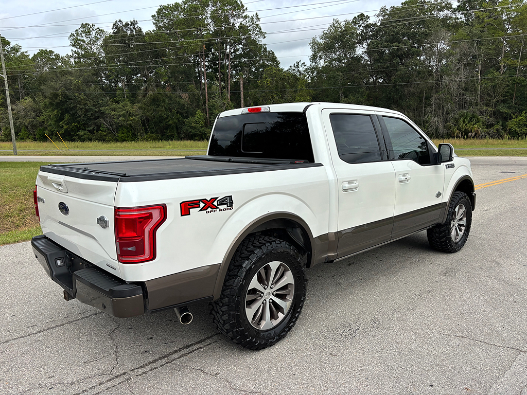 Additional photo of vehicle.
