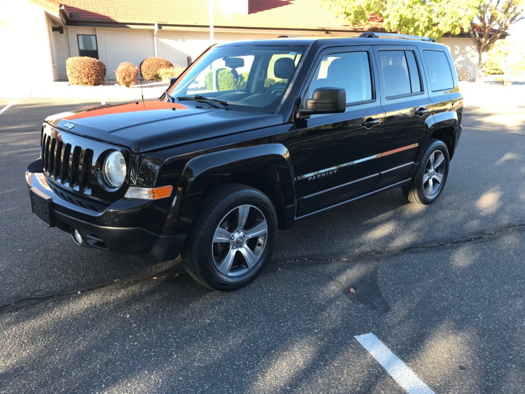 2016 Jeep Patriot Latitude's photo