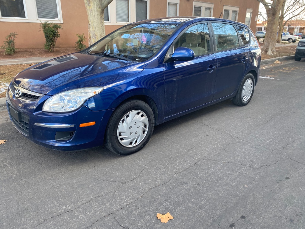 2012 Hyundai Elantra Touring GLS's photo