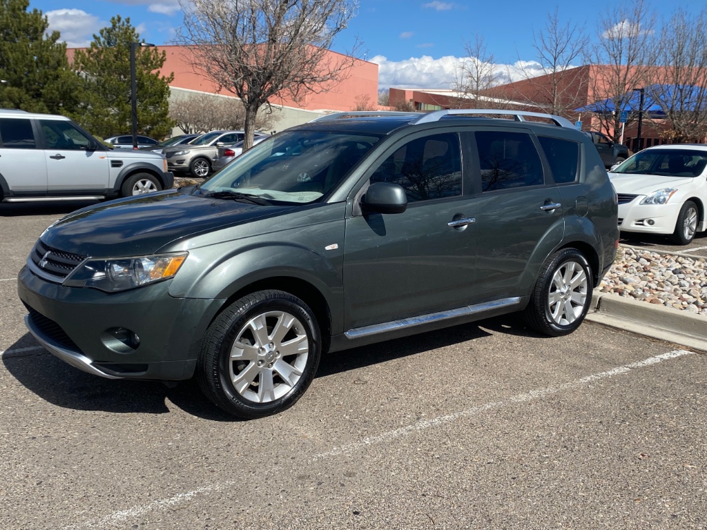 2009 Mitsubishi Outlander SE's photo