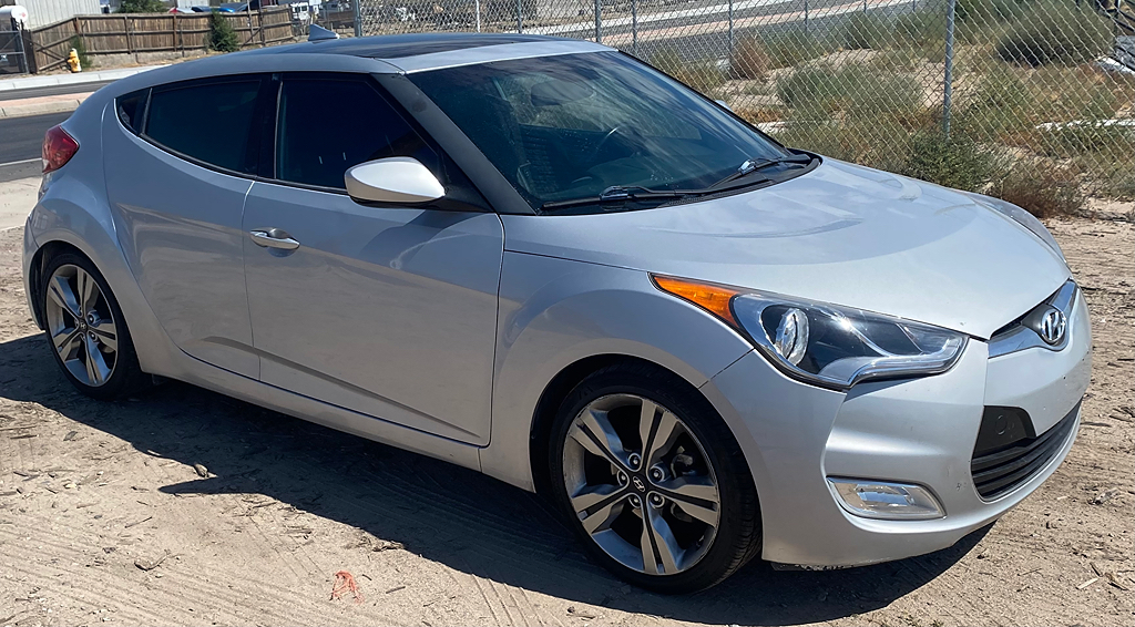 2016 Hyundai Veloster Base's photo