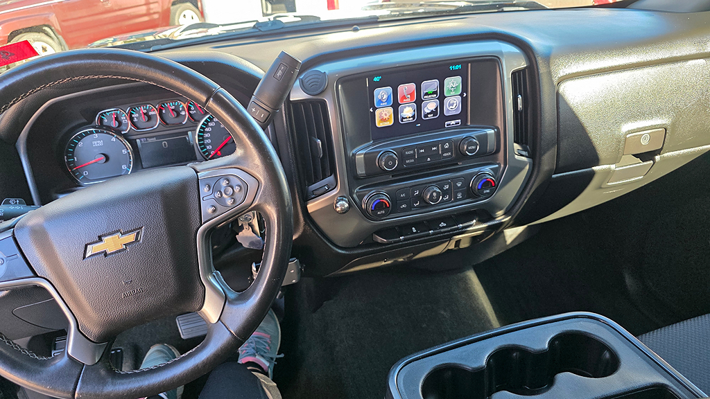 Additional photo of vehicle.