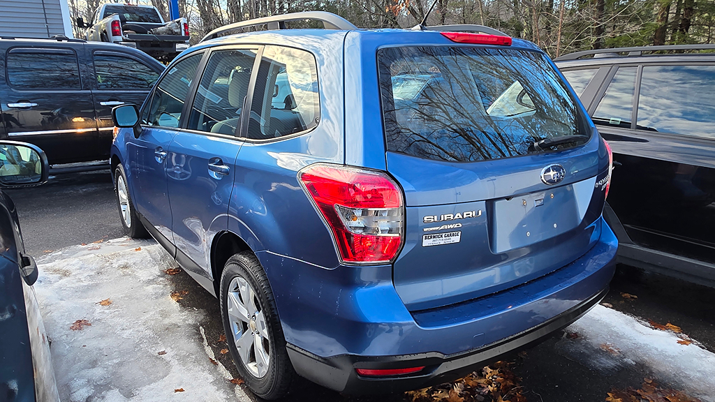 Additional photo of vehicle.