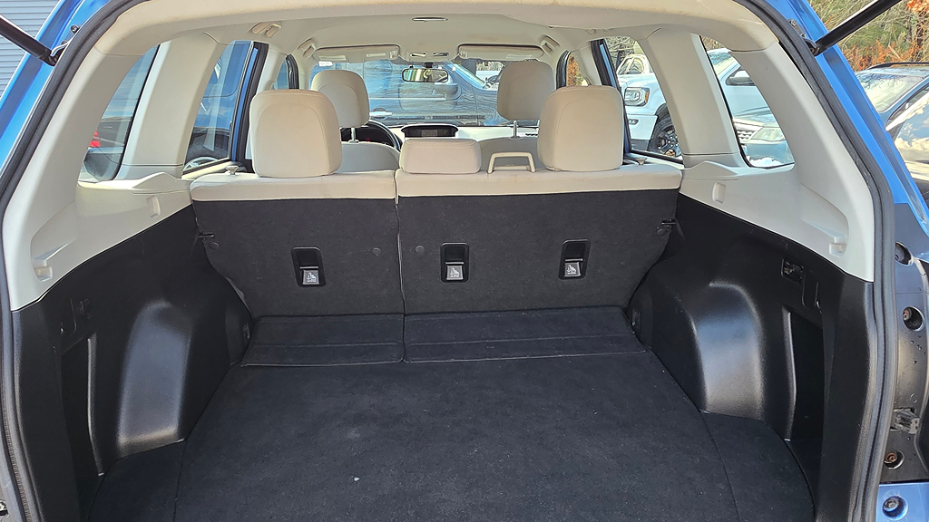 Additional photo of vehicle.