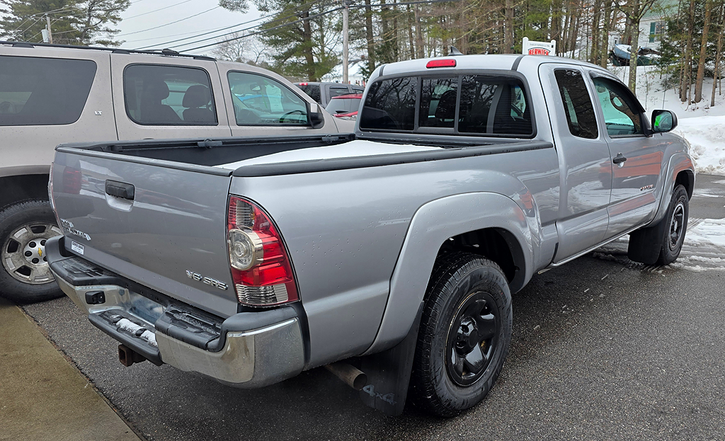 Additional photo of vehicle.