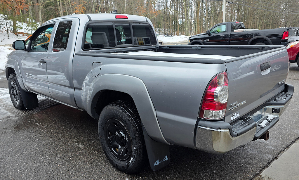 Additional photo of vehicle.