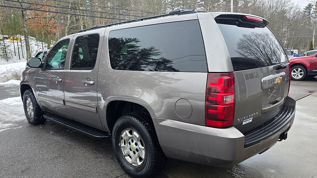 Additional photo of vehicle.