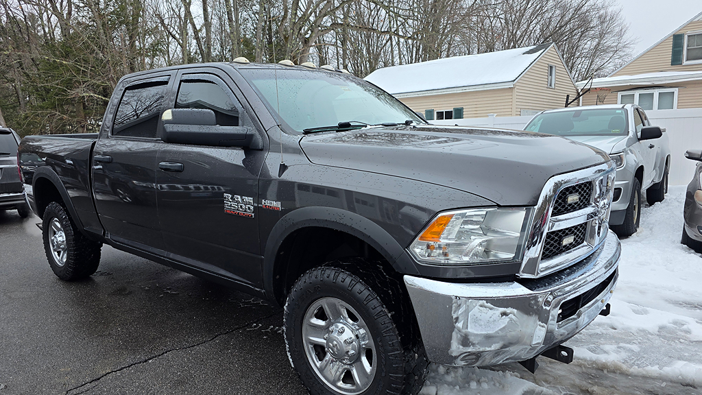 Additional photo of vehicle.