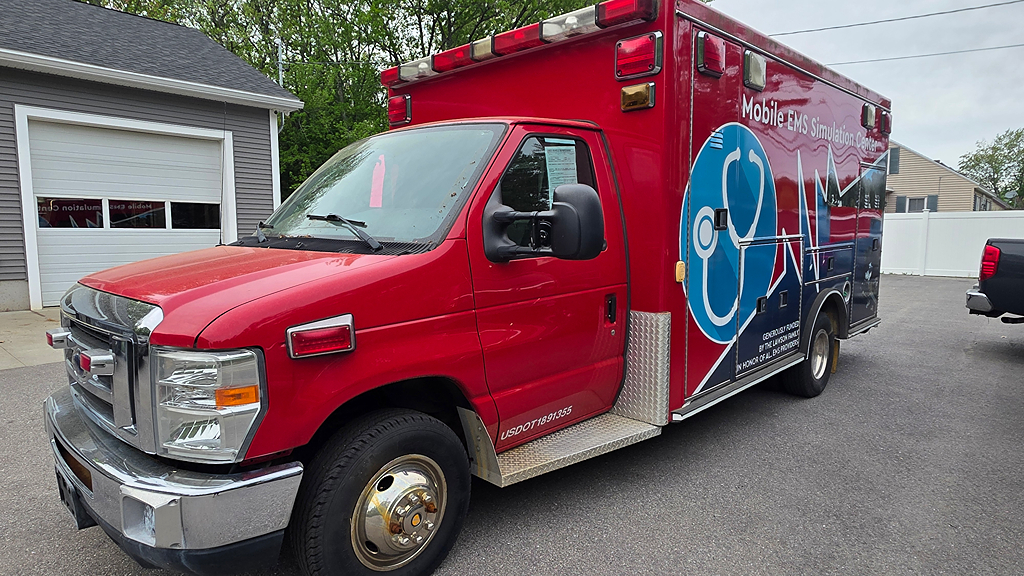 2009 Ford E-Series's photo