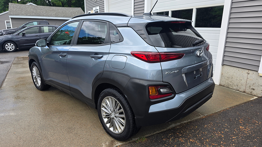 Additional photo of vehicle.