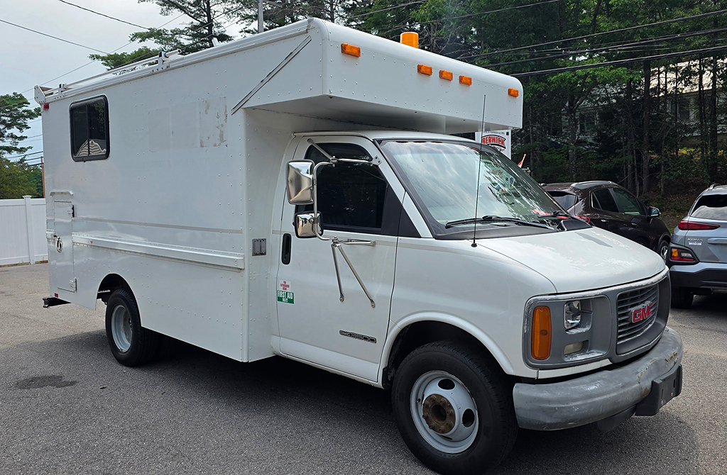 1998 GMC Savana - Photo 2