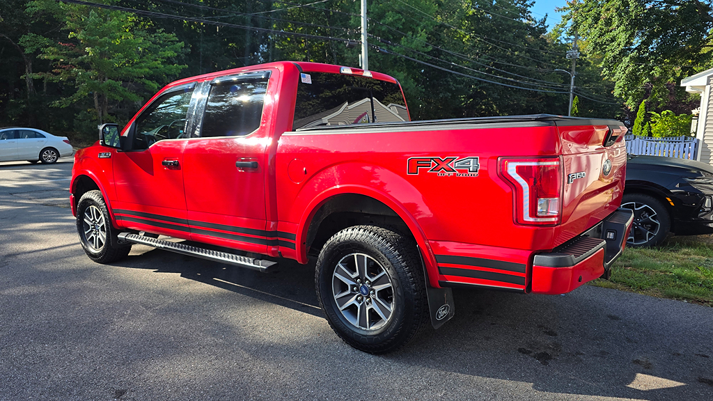 Additional photo of vehicle.