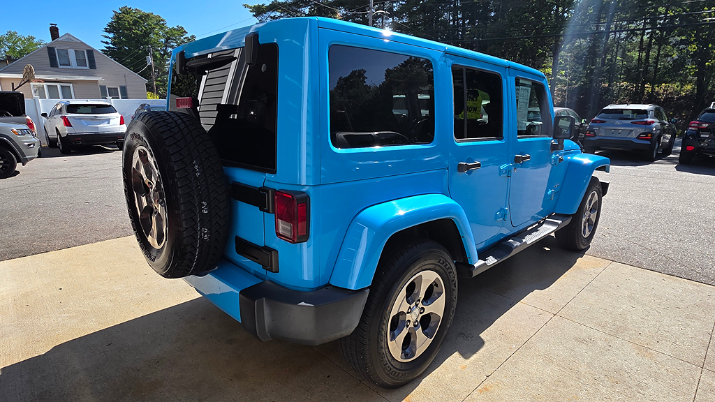 Additional photo of vehicle.