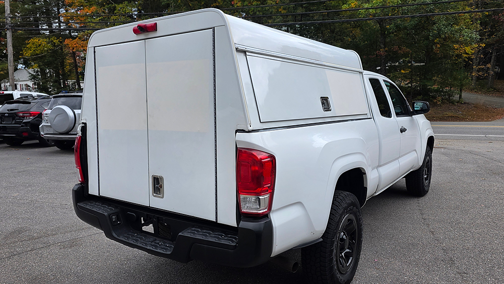 Additional photo of vehicle.
