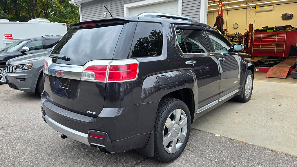 Additional photo of vehicle.