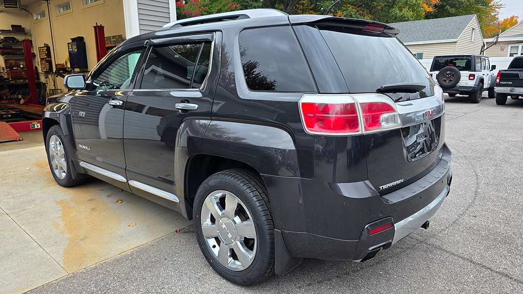 Additional photo of vehicle.