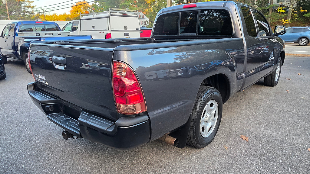 Additional photo of vehicle.
