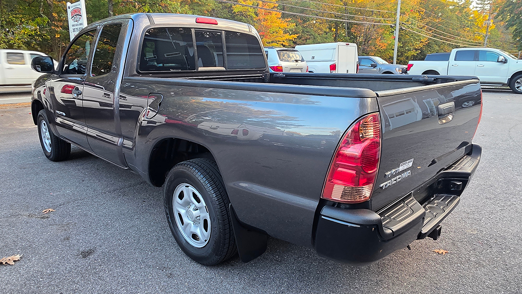 Additional photo of vehicle.