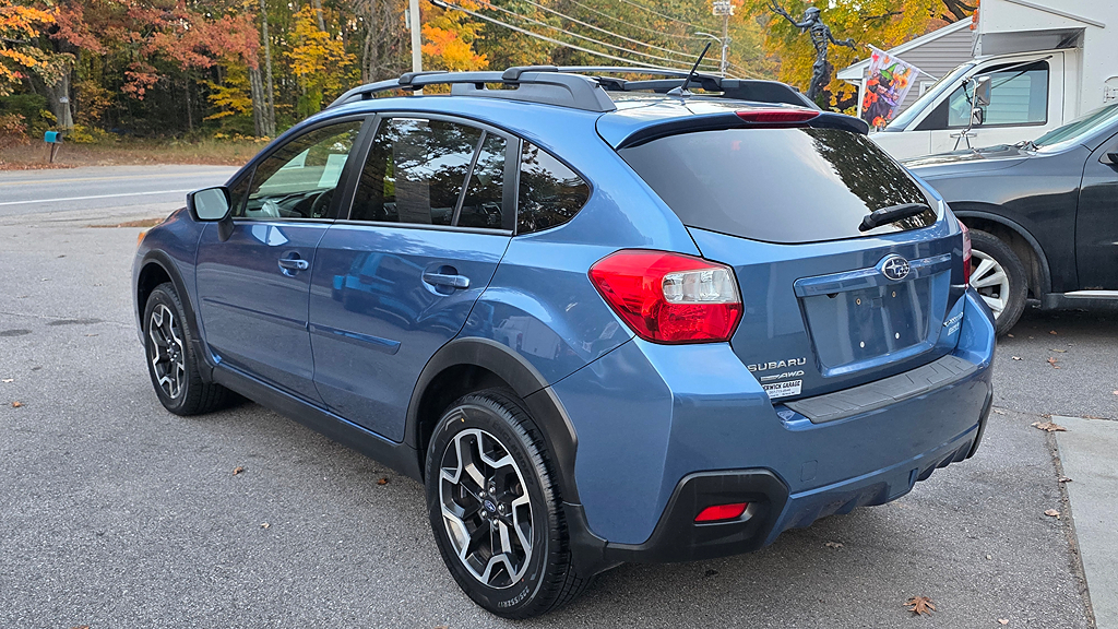 Additional photo of vehicle.