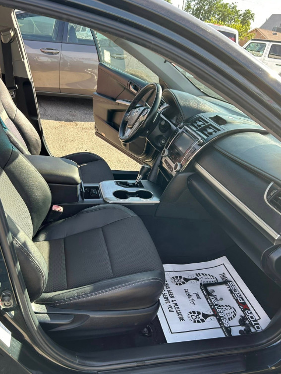 2012 Toyota Camry SE - Photo 6