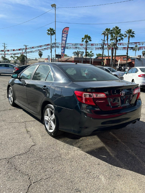 2012 Toyota Camry SE - Photo 10