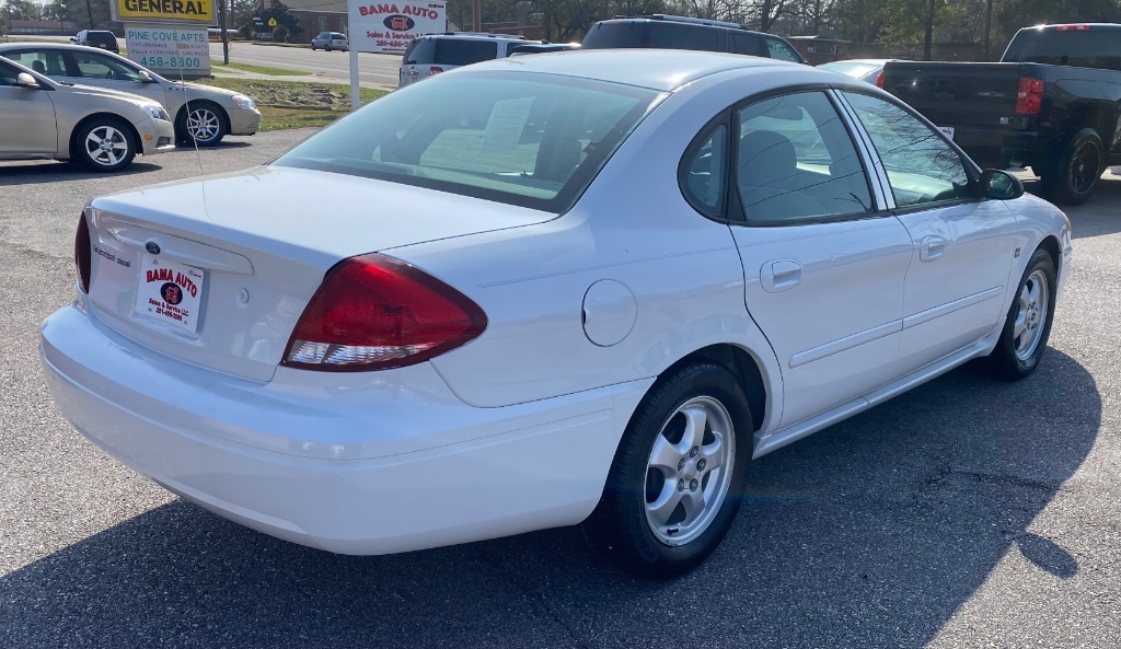 Additional photo of vehicle.