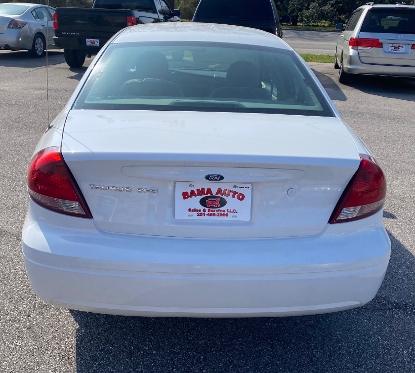 Additional photo of vehicle.