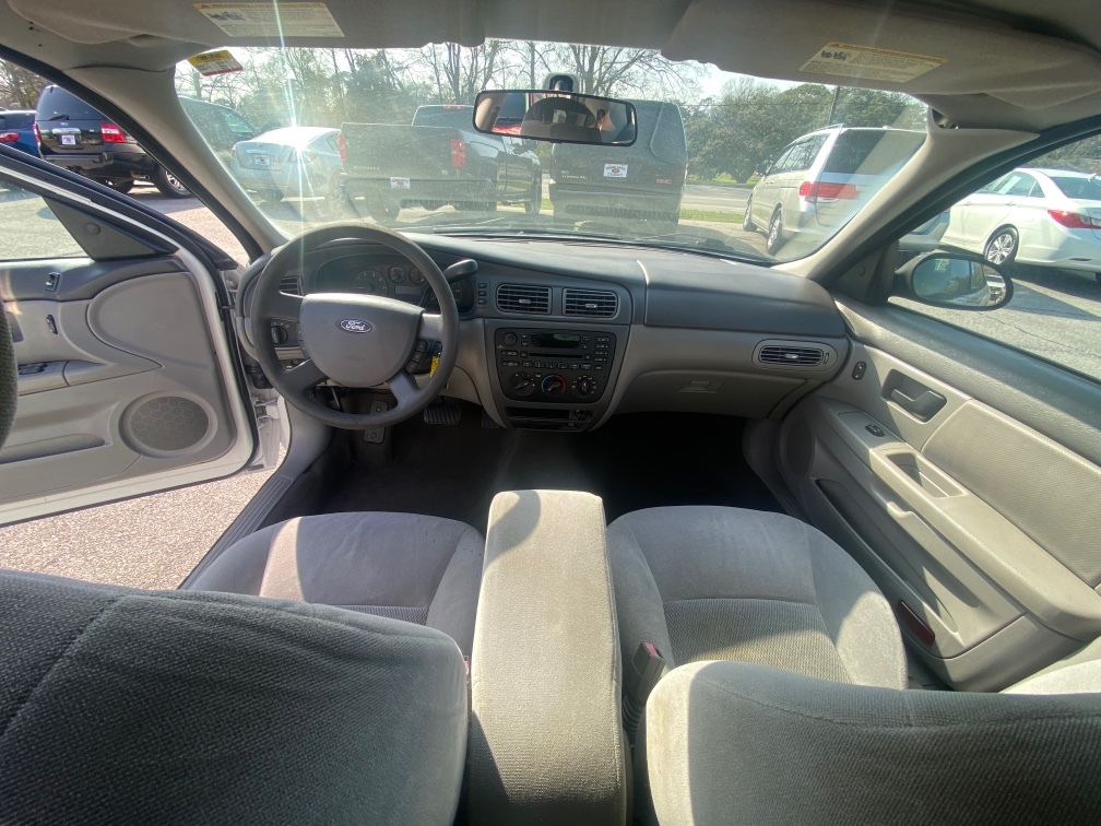 Additional photo of vehicle.