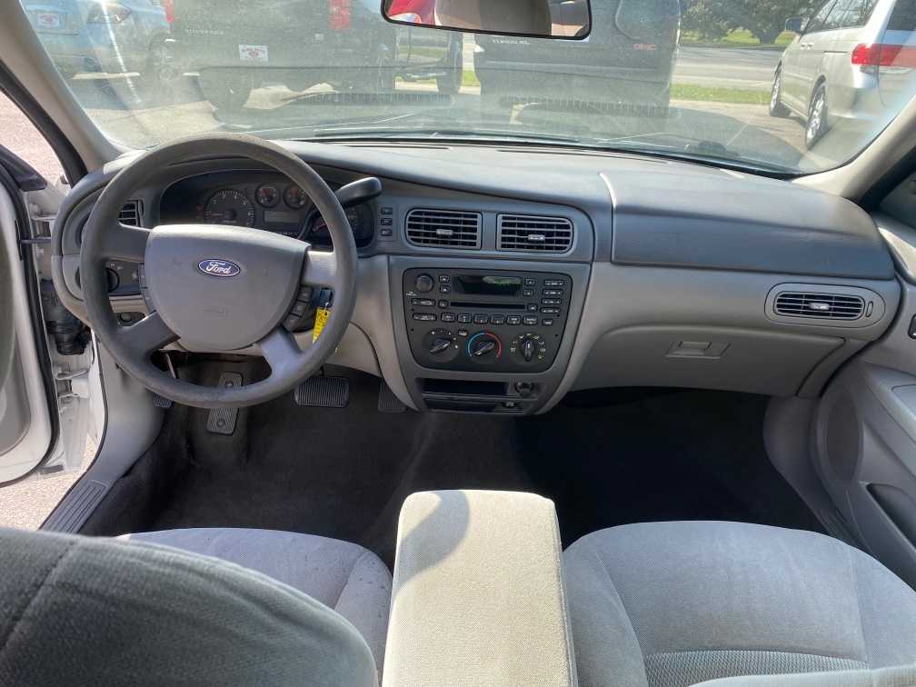 Additional photo of vehicle.