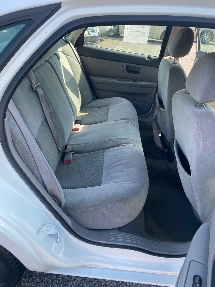 Additional photo of vehicle.