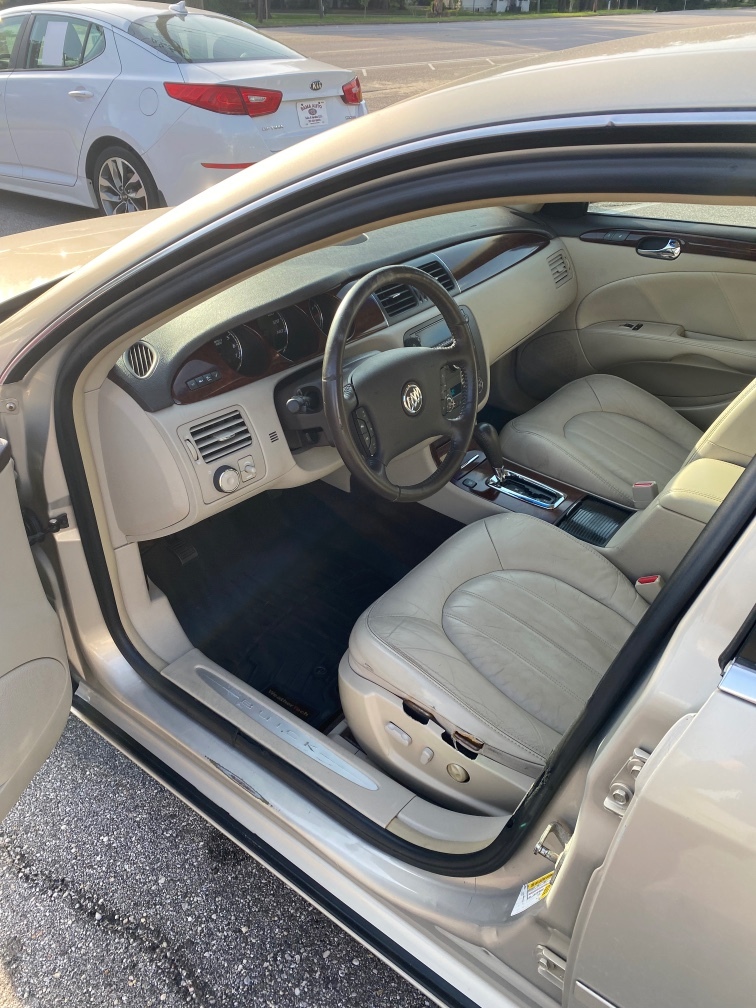 2008 Buick Lucerne CXL photo 10