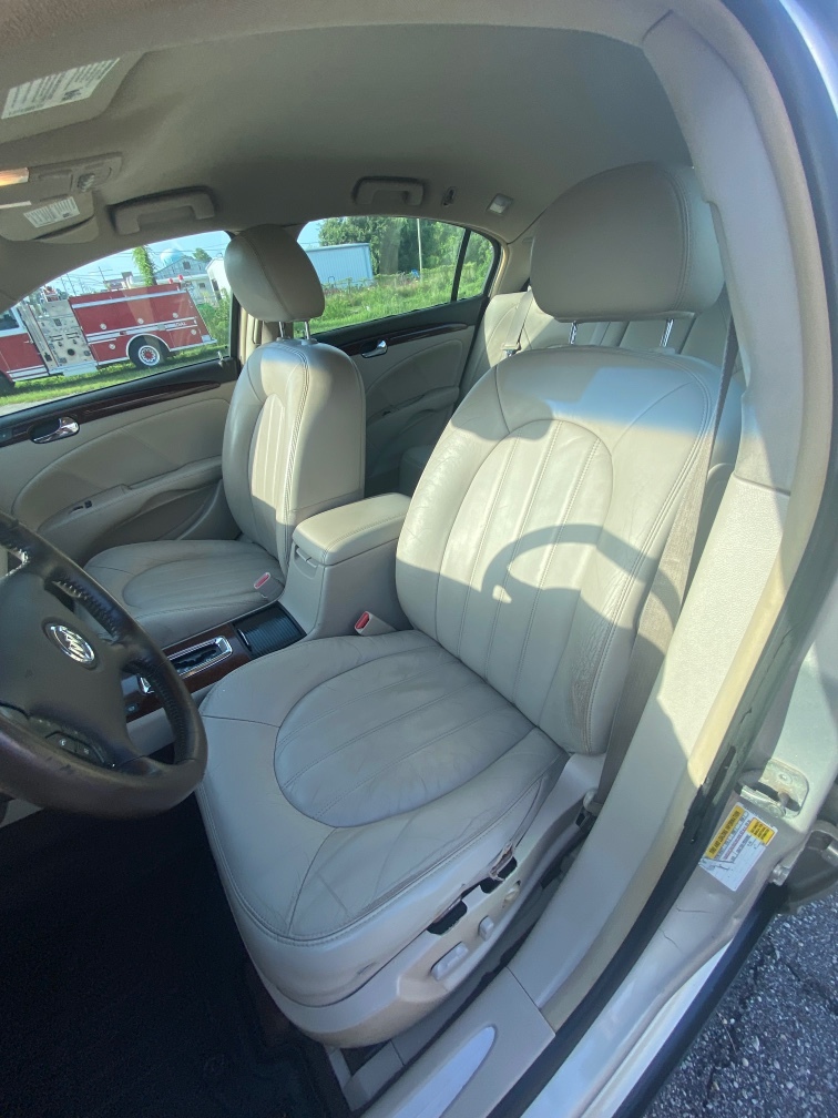 2008 Buick Lucerne CXL photo 11