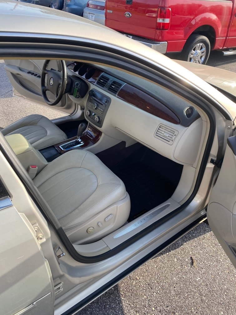 2008 Buick Lucerne CXL photo 16