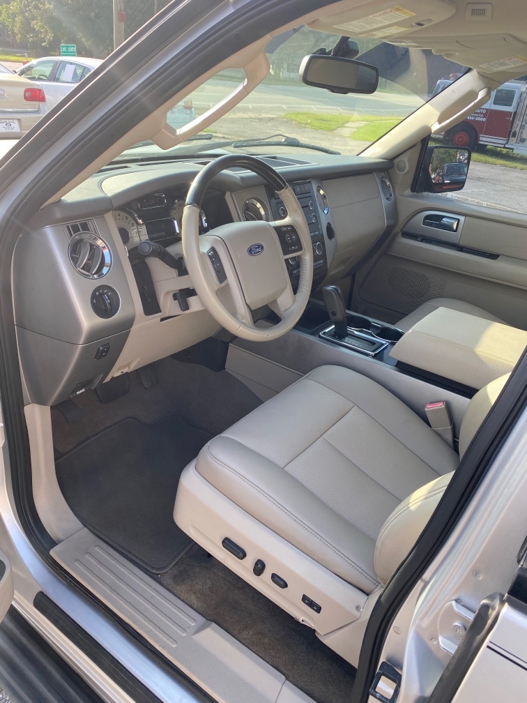 2014 Ford Expedition Limited photo 10