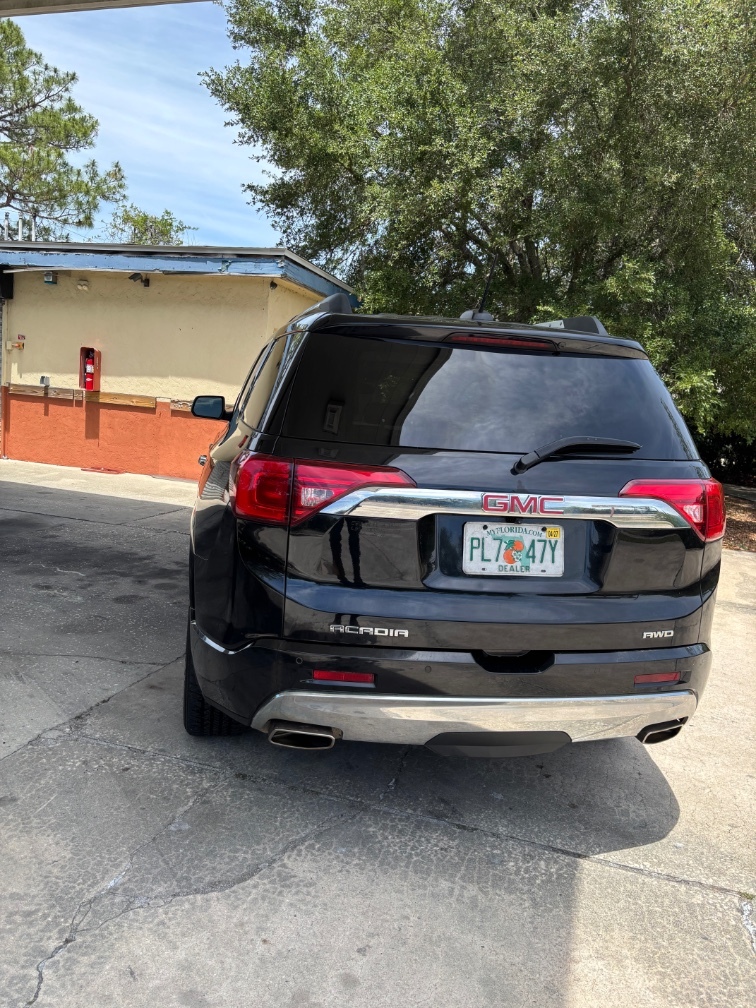 Additional photo of vehicle.