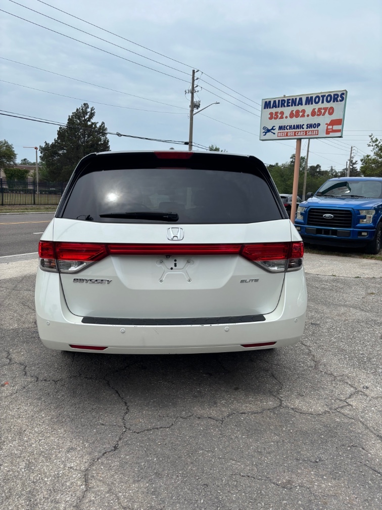 2015 Honda Odyssey Touring's photo