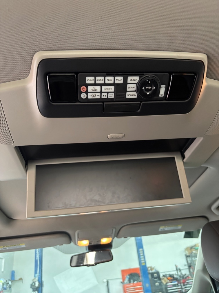 2015 Honda Odyssey Touring - Photo 15